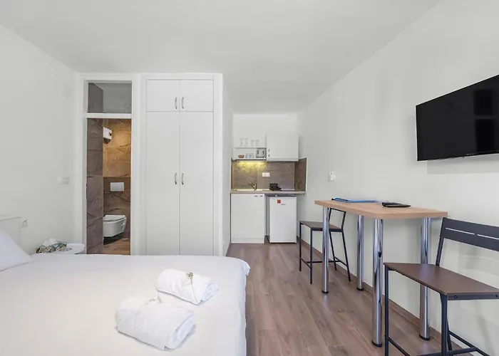 1 Bedroom Beautiful In Vodice