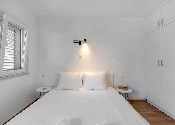 1 Bedroom Beautiful In Apartamento Vodice