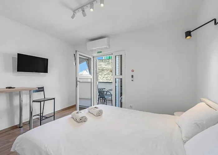 1 Bedroom Beautiful In