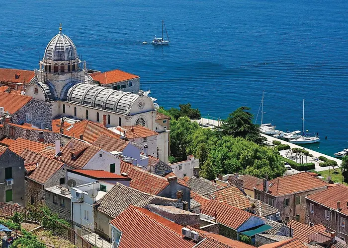 1 Bedroom Beautiful In Apartamento *